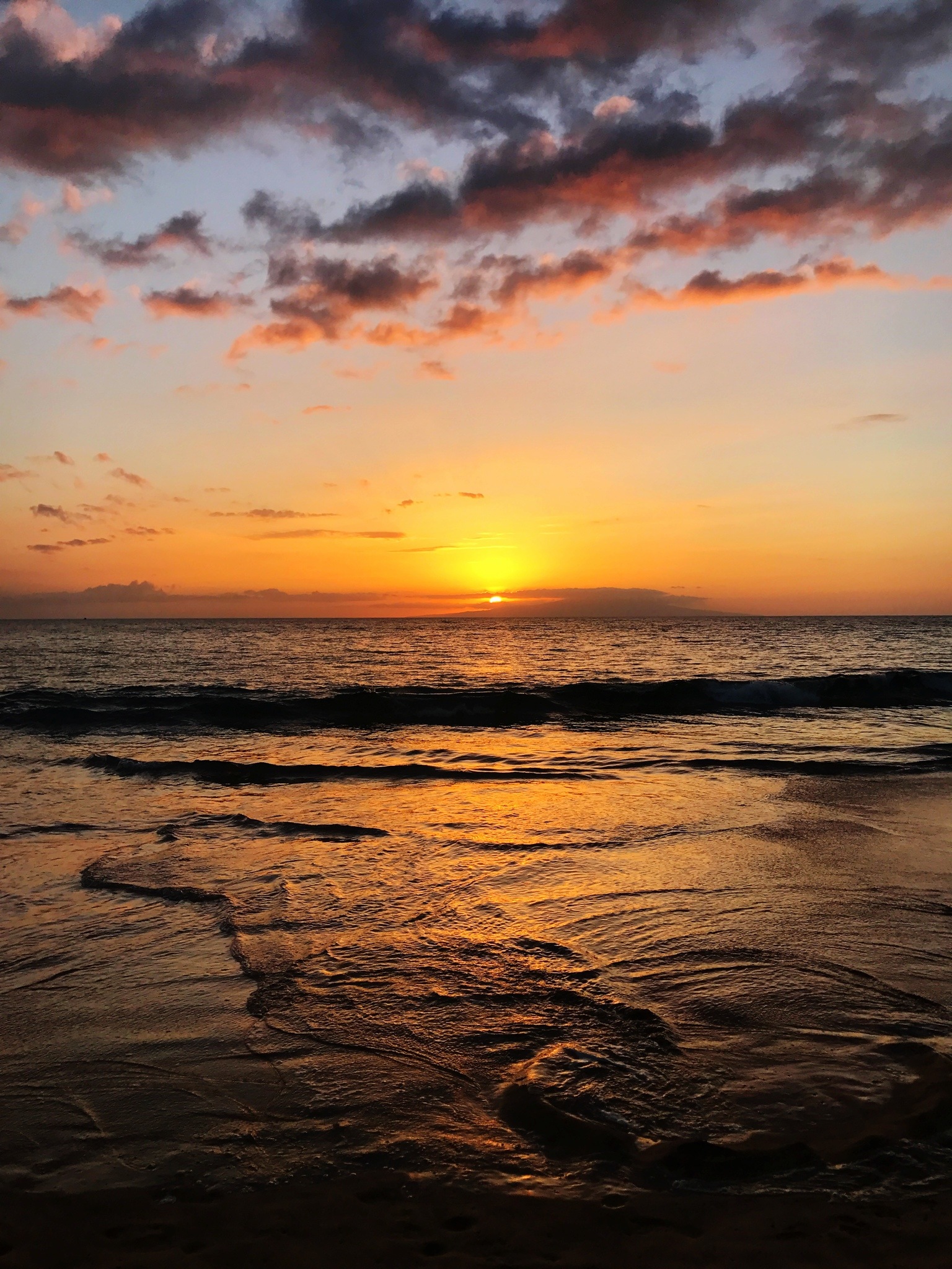 Hip Travel Mama | sunset ocean on wailea beach - Hip Travel Mama